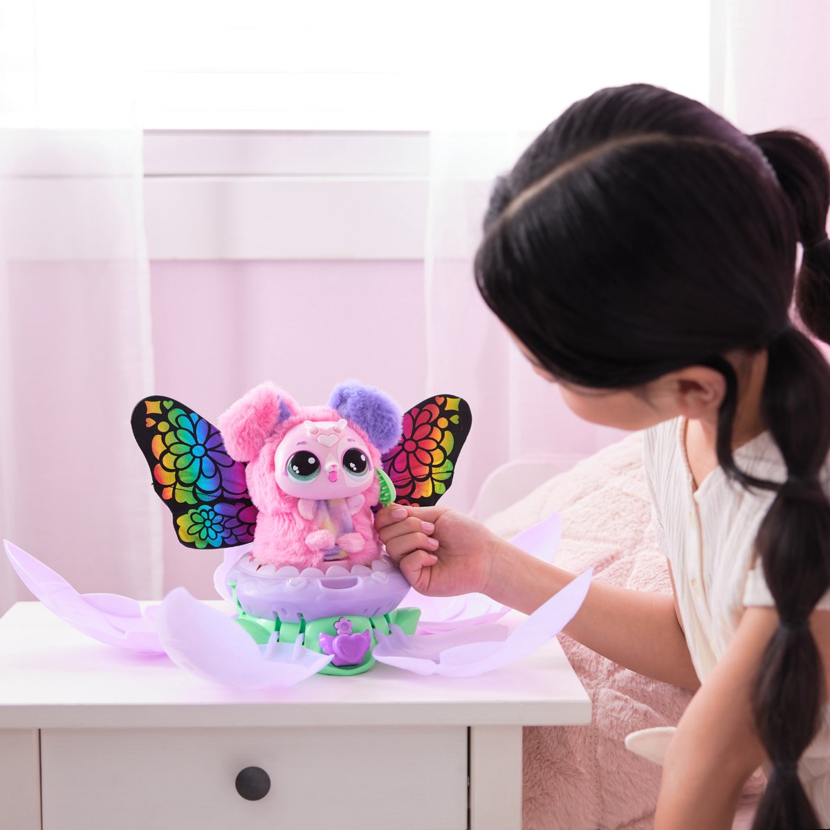 Bloomables - Puppyfly - interactief speelgoed en bloem met herhaalbare onthulling en transformatie, meer dan 100 geluiden en reacties (stijlen variëren) — cadeau in Spellen & Speelgoed - foto 2
