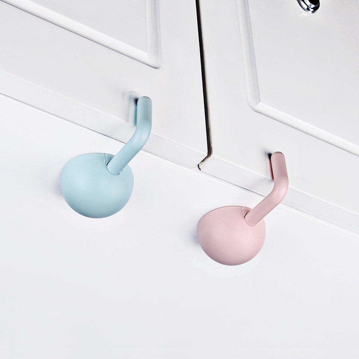 Kinderslot Kastjes - 3 Stuks - Zelfklevende Kinderslot - Kinderslot Kastjes - Kinderbeveiliging Voor Kasten En Lades - Kastslot - Baby Veiligheid - Lade Beveiliging Kind - Ladeslot - Kan Gebruikt Worden Op Deuren, Kasten, Ramen – foto 2