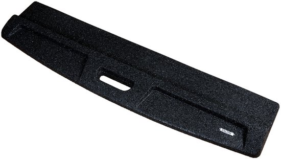 Zwarte rubberen laddermat van 130 cm met een grof textuur voor extra grip.