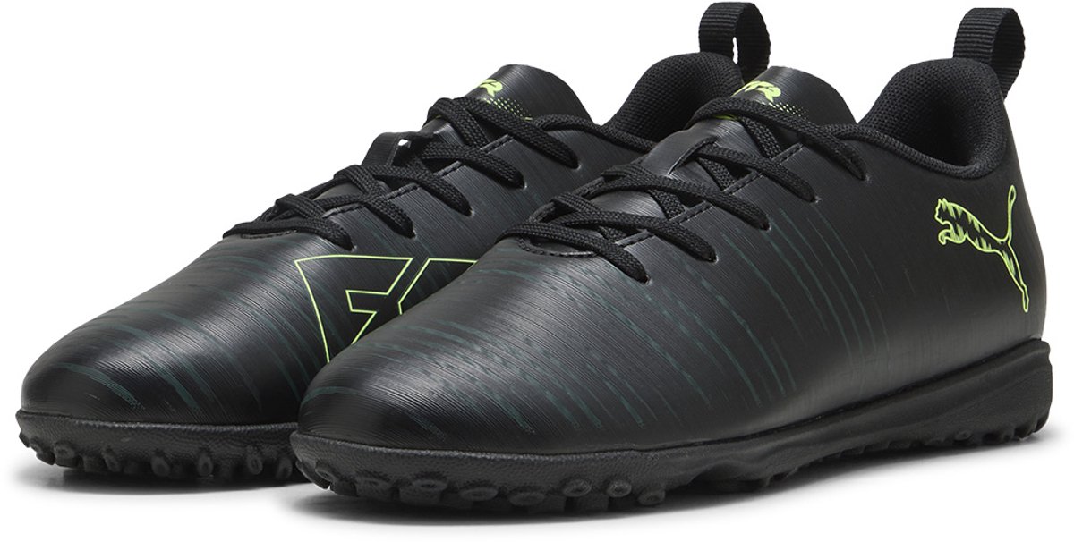 Zwarte Puma Future 8 Play TF voetbalschoenen voor kinderen, EU 30, met synthetisch bovenwerk en rubberen buitenzool.
