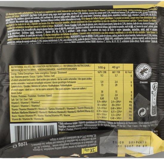 Voedingswaarde-informatie op de achterkant van een Isostar energiereep met cacao.