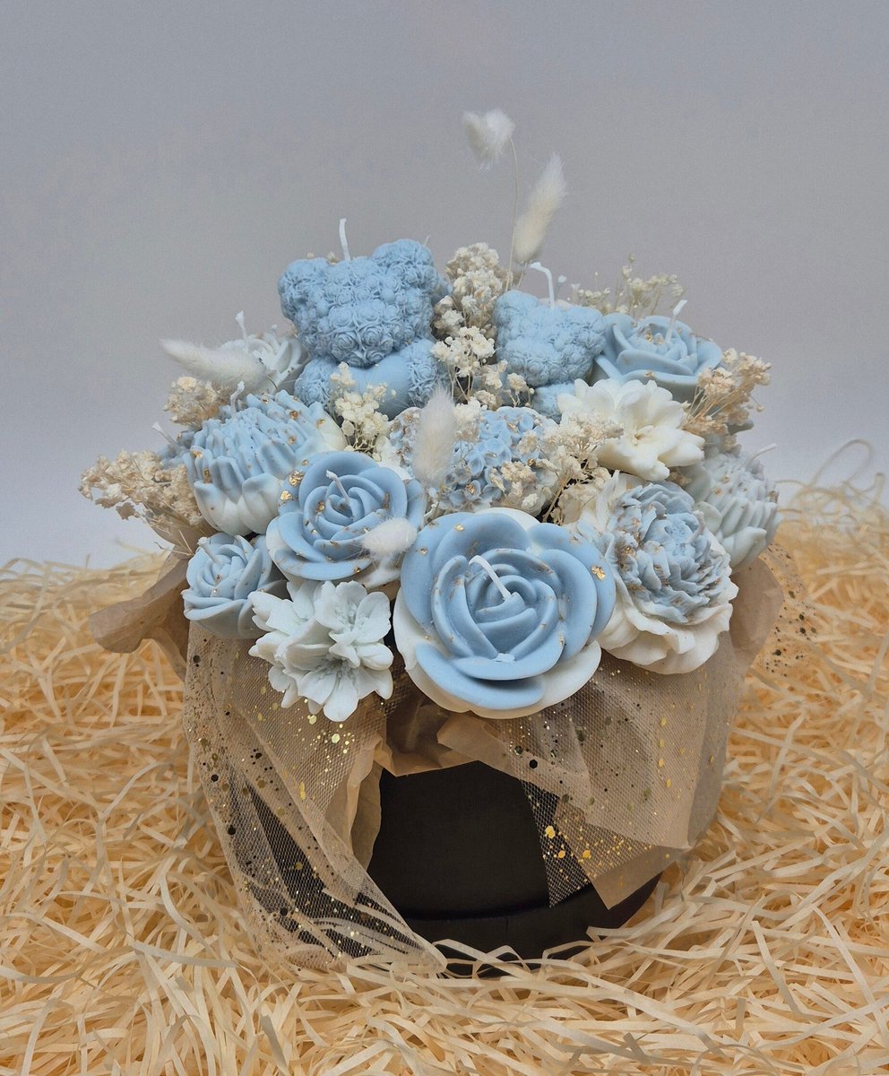 Kaarsgeschenk Kaarsenboeket Better Together - Kaars boeket - Cadeau - Bloem kaarsen boeket - Candle bouquet - Geschenk - Cadeau voor haar - Uniek cadeau - Origineel cadeau licht blauw en wit