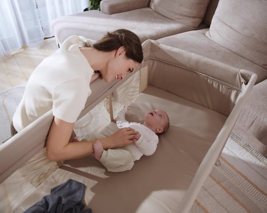 Lionelo Ellen Reisbedje 3 in 1 – Aanschuifbedje, Baby- & Peuterbed - Co-Sleeper - Campingbed – 2 Matrasposities – Opvouwbaar – Wieltjes met Rem – Inclusief Draagtas – Tot 15 kg