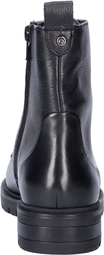 Achterkant zwarte veterboot met rits en grof profiel. De schoen heeft een leren bovenkant.