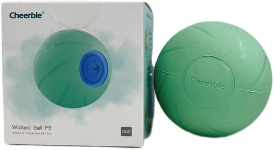 Groene Cheerble bal naast de verpakking 'Wicked Ball PE Smart & Interactive Pet Toy'.