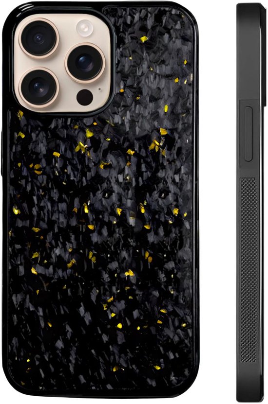 CarbonEdge - Carbon fiber phone case - Hoogwaardige kwaliteit - Geschikt voor magsafe - Carbon fiber Telefoonhoesje - iPhone hoesje shockproof - Apple iPhone 16 - Goud