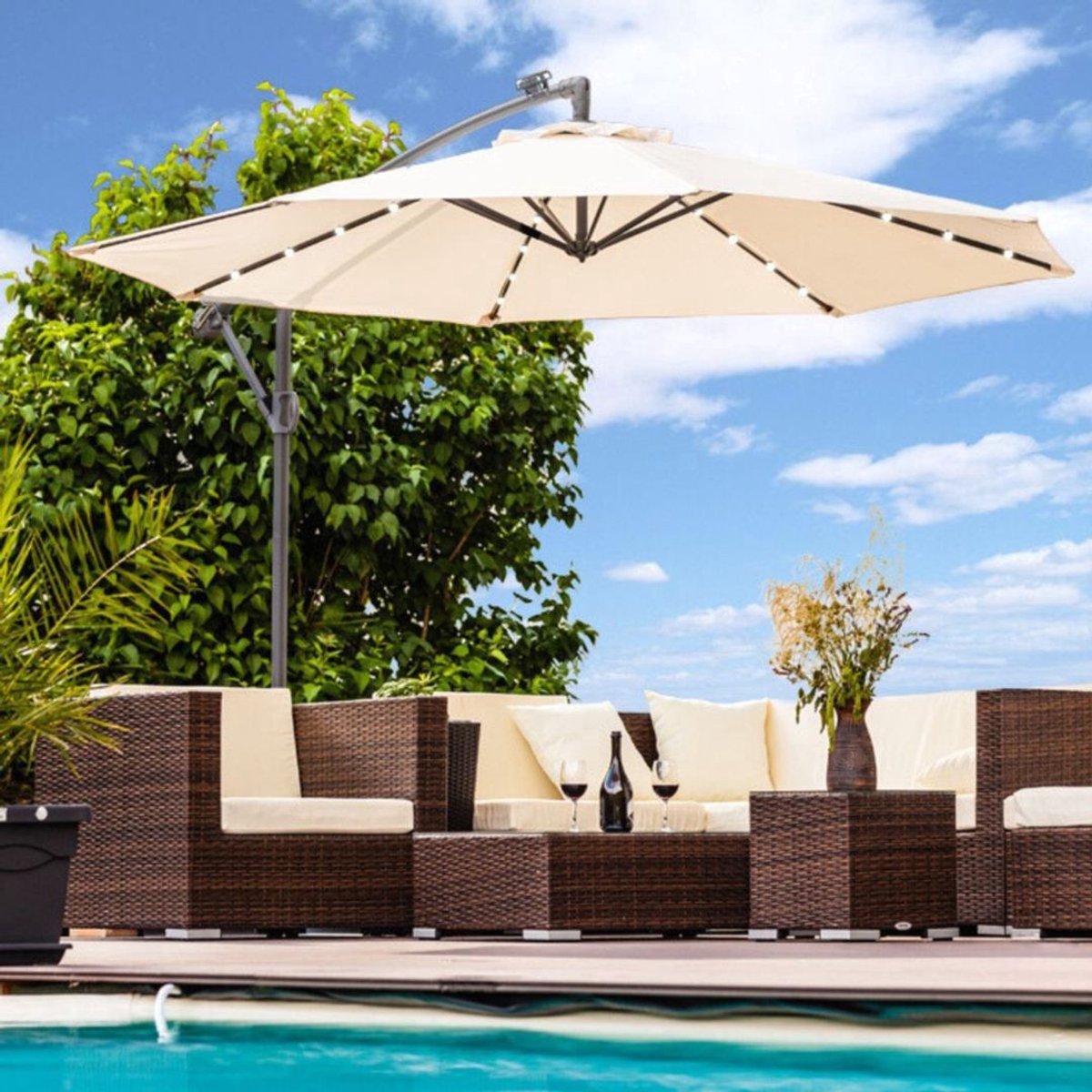 Yolo-deals - Zweefparasol med LED verlichting - Solar - 350cm - UV bestendig - Incl. beschermhoes - Creme