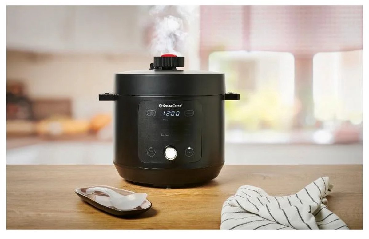 Afbeelding 3 van SILVERCREST® Elektrische snelkookpan - Met touch bediening - Vermogen: 1000/1200 W - Diameter: 24 cm - Inhoud: 5,7 L - De alles in één oplossing voor snel en efficiënt koken - 16 voorgeprogrammeerde kookprogramma's - Met timerfunctie