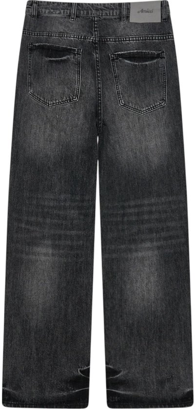 Grijze wijde jeans met label 'Amicci' op de achterkant.