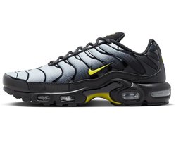 Nike Air Max Plus - 'Wolf Grey Opti Geel' - Herenseaker - Zwart/Grijs/Geel - Maat 44.5 - LET OP! Doos Zonder Deksel