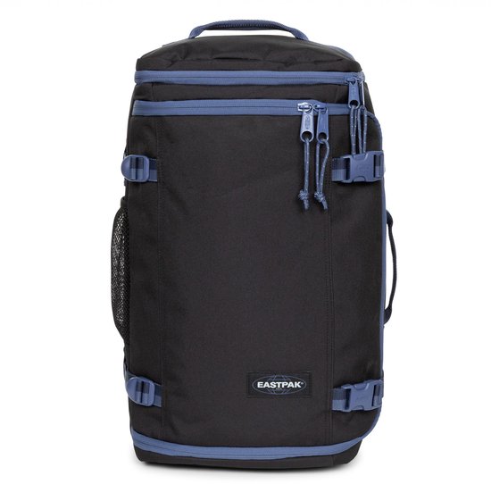 Zwarte Eastpak rugzak met donkerblauwe accenten en gespen.