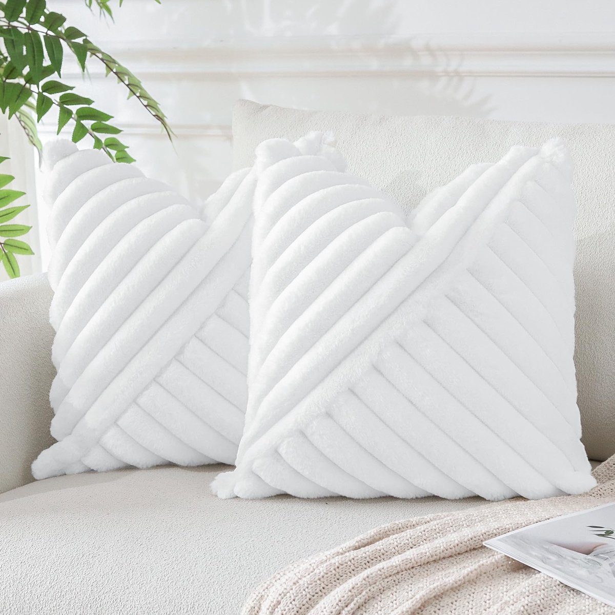 Ibenzoa Set van 2 Luxe Pluche Kussenhoezen - Zacht en Decoratief voor Woonkamer en Slaapkamer wit