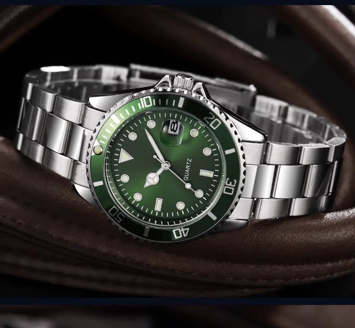 Selevie Horloge Quartz Marine - Zilver Donkergroen- RVS Band - Waterdicht en datumaanduiding - Zilvere Schakelband en groene wijzerplaat