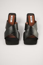 NA-KD Crossed Leather Vrouwen Muiltjes - Black - Maat 36