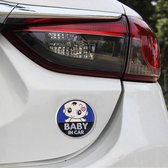 Baby in auto mooie glimlach gezicht schattige auto gratis sticker (blauw)