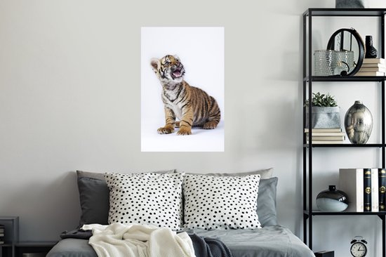 Sticker Muursticker Tigre sur fond blanc - Tigre avec gueule ouverte sur fond blanc - 40x60 cm - Film adhésif autocollant - Sticker mural repositionnable