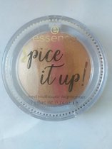 Essence spice it up! Baked multicolor highlighter 01 more is more