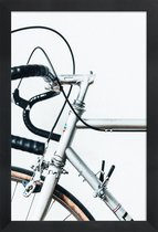 JUNIQE - Poster in houten lijst Le Super Bike -20x30 /Grijs & Zwart