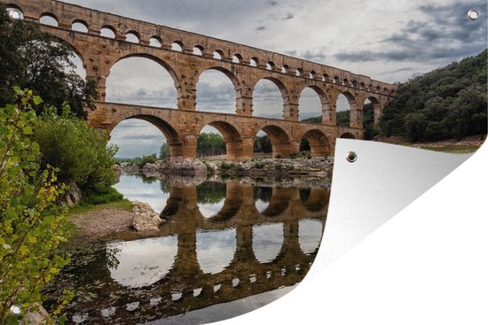 Reflet dans l'eau claire du Pont du Gard dans le sud de la France Poster de jardin 60x40 cm - petit - Toile de jardin / Toile d'extérieur / Peintures d'extérieur (décoration de jardin)