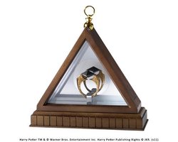 Harry Potter Verzamelobject Replica 1/1 Lord Voldemort's Horcrux Ring Goudkleurig