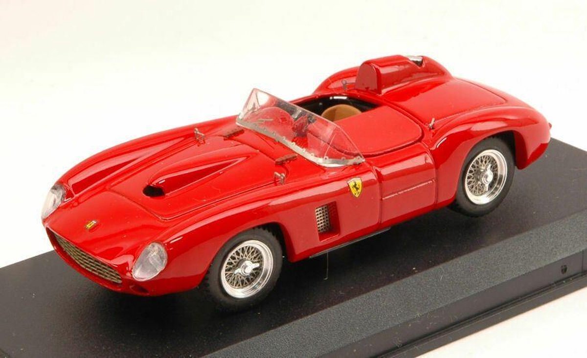 De 1:43 Diecast Modelcar van de Ferrari 290MM van 1957 in Red. De fabrikant van het schaalmodel is Art-Model. Dit model is alleen online verkrijgbaar