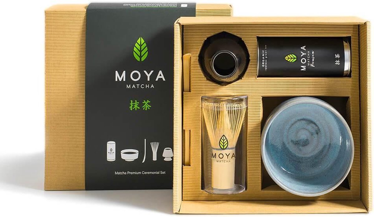 Moya Matcha Set - Ceremonial Set - 5 items in een mooie geschenkverpakking - 30g Traditional Matcha Poeder + Matcha Chawan + Matcha Klopper + Matcha Klopper Houder + Matcha Lepel