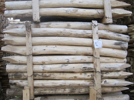 Poteaux ronds Robinia 160cm 8-10cm