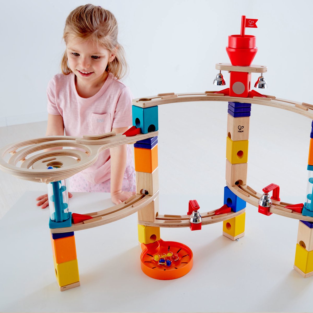 Hape Castle Escape Quadrilla Knikkerbaan – 102-delig bouwset met klokkjes en transparante trappen, vanaf 4 jaar — afbeelding 13