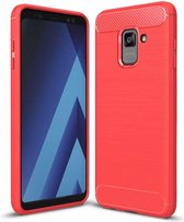 Voor Galaxy A8 (2018) geborstelde textuur koolstofvezel schokbestendige TPU beschermende achterkant van de behuizing (rood)