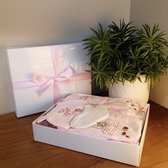 Baby Pakket Medium - Roze - Beertjes - Zwangerschap - Geboorte cadeau - Kraamcadeau - Kraammand - Kraampakket