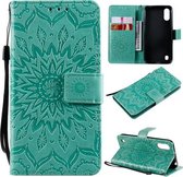 Voor Samsung Galaxy A01 (Amerikaanse versie) Geperst afdrukken Zonnebloempatroon Horizontale flip PU lederen tas met houder & kaartsleuven & portemonnee & lanyard (groen)