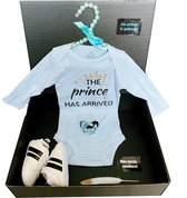 kraamcadeau jongen - kraamkado - kraamcadeau - The prince has arrived - nkraamkado jongen - kraampakket - blauwe romper - speen - babysneakers - babyshower - babyboy - geboortekado