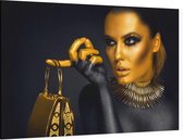 Vrouw met gouden tas - Foto op Canvas - 150 x 100 cm