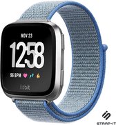 Nylon Smartwatch bandje - Geschikt voor Fitbit Versa / Versa 2 nylon bandje - blauw - Strap-it Horlogeband / Polsband / Armband