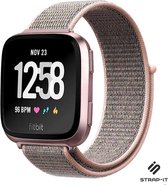 Nylon Smartwatch bandje - Geschikt voor Fitbit Versa / Versa 2 nylon bandje - roze - Strap-it Horlogeband / Polsband / Armband