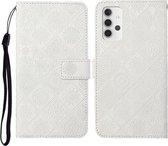 Voor Samsung Galaxy A32 4G etnische stijl reliëf patroon horizontale flip lederen tas met houder & kaartsleuven & portemonnee & lanyard (wit)