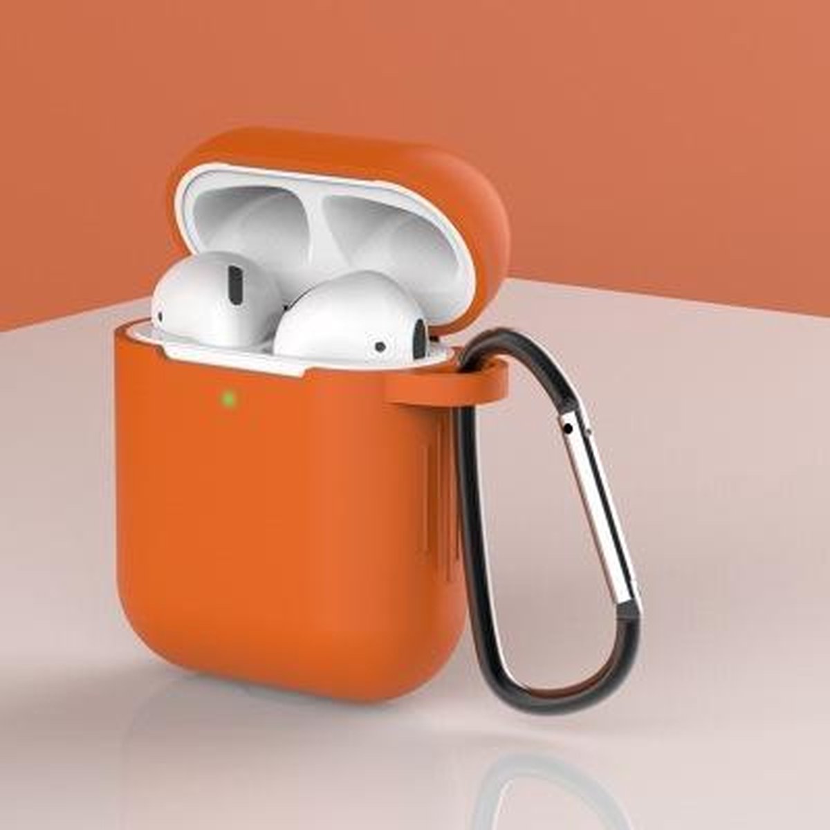 Apple AirPods 1/2 Hoesje + Clip in het oranje - Siliconen - Case - Cover - Soft case