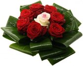 Vrouwendag liefde rode rozen boeketje