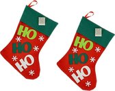 2x stuks kerstsok rood/groen Ho Ho Ho 45 cm cm - Kerstversiering/kerstdecoratie kerstsokken