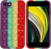 iMoshion Pop It Fidget Toy - Pop It hoesje voor de iPhone SE (2020) / 8 / 7 - Rainbow
