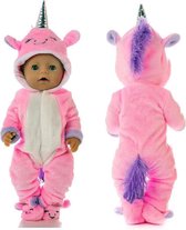 Dolldreams - Poppenkleding 43CM - Roze Eenhoorn onesie voor pop. Geschikt voor baby born