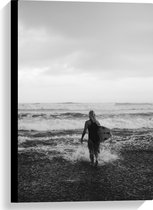 Canvas  - Surfster Lopend met Bord - 40x60cm Foto op Canvas Schilderij (Wanddecoratie op Canvas)