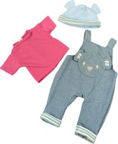 Dolldreams - Poppenkleding - Blauwe Tuinbroek met Beertje - Inclusief Mutsje en Roze Shirtje - Voor Poppen tot 43CM
