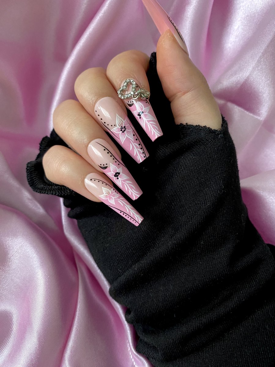 Nep nagels - Roze nepnagels - Plak nagels - Press on nails - Fake nails - Cute nails - Schattige nagels - Hariersbeauty nagels