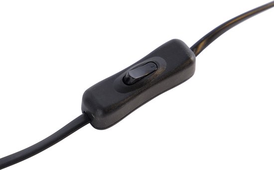 Interrupteur marche-arrêt noir sur le cordon d'une lampe.
