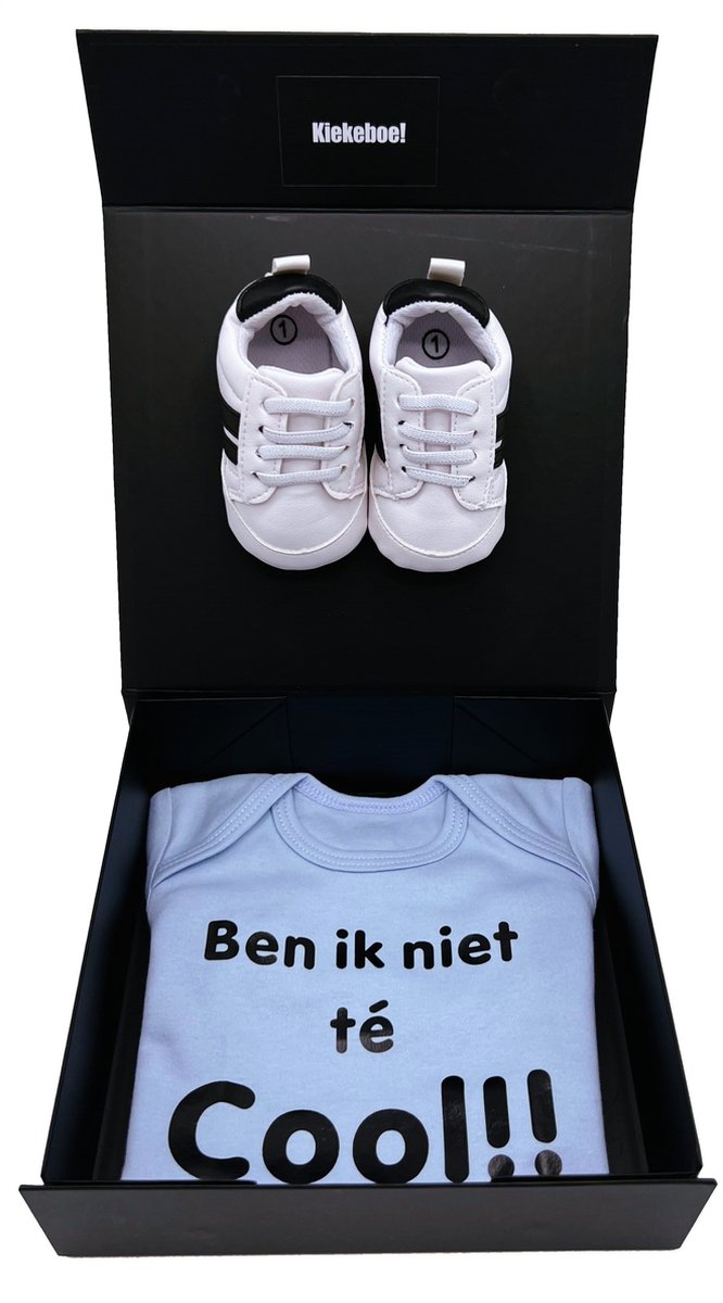 Goedkoopste Kraamcadeau met romper en babysneakers - kan ook rechtstreeks als cadeau worden verstuurd - kraampakket