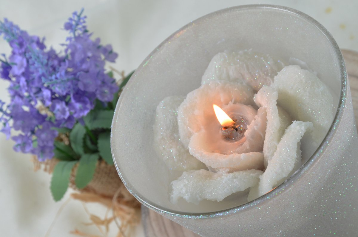 Candles by Milanne - Rooskaars XXL WIT - in matglazen pot - BEKIJK VIDEO