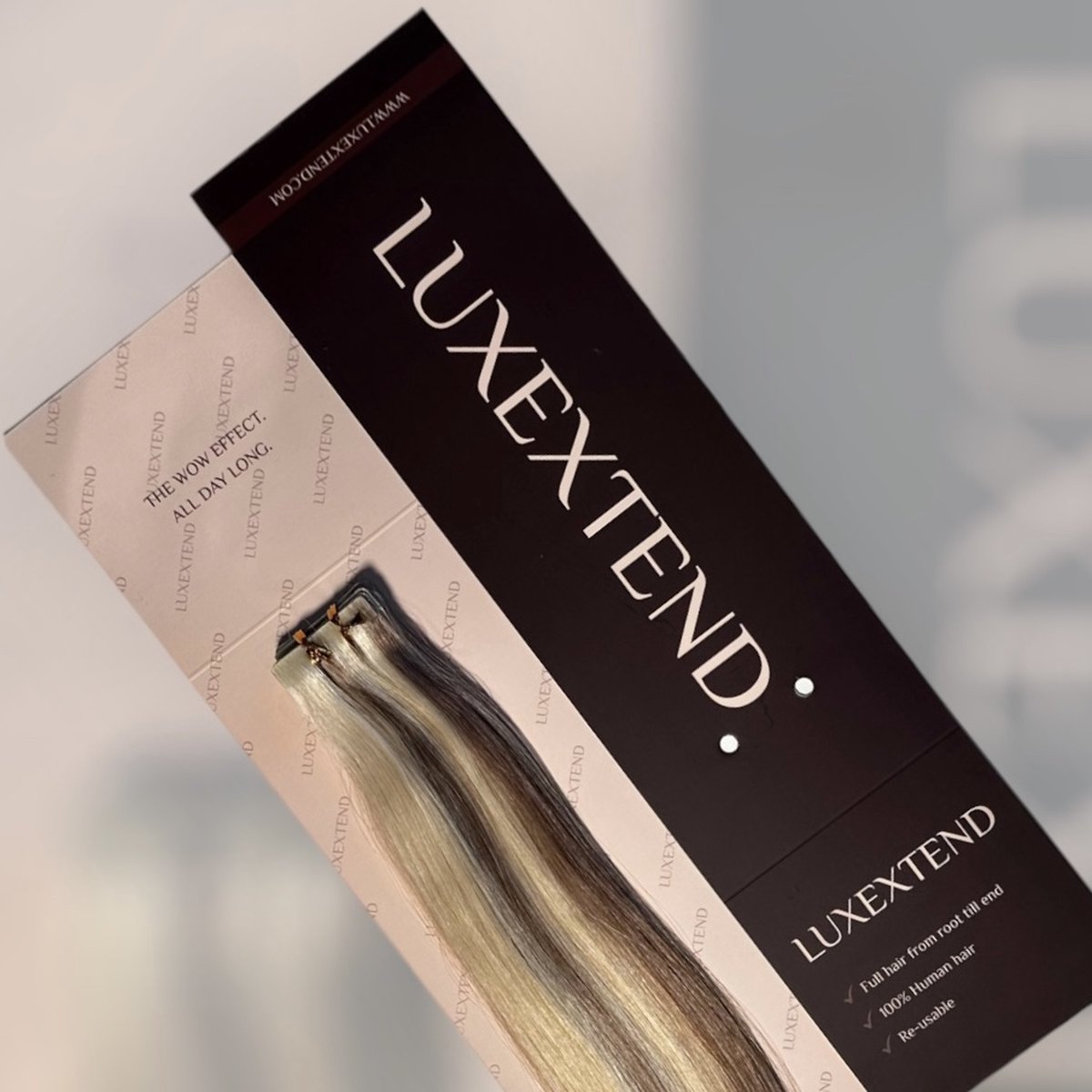 LUXEXTEND Invisible Tape Hair Extensions #P18/613 | 10 Stuks | 25 gram
