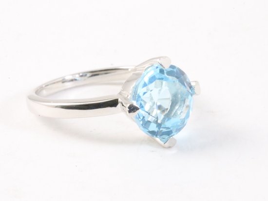 Ronde hoogglans zilveren ring met blauwe topaas