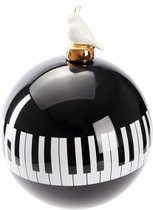 BRUBAKER Premium Kerstbal Piano - Zwart En Wit Met Porseleinen Vogelfiguur - 3,9 Inch (10 Cm) Glazen Bal - Kerstboom Bal Pianotoetsen Voor Muzikanten En Pianospelers